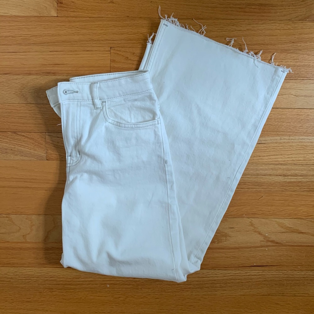 H&M WHITE FLARE JEANS